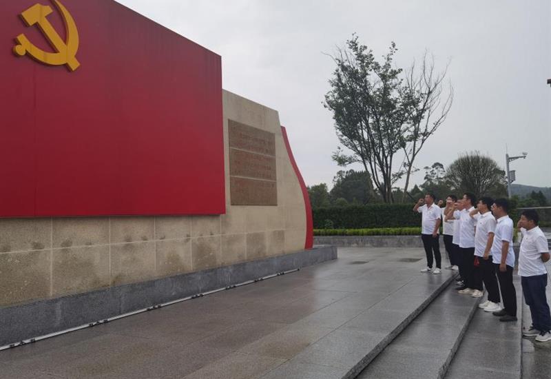 必发集团建设党支部发展“党建引领聚合力 服膺初心谋发展”主题党日活动 (2)_800-550 必发集团建设党支部发展“党建引领聚合力 服膺初心谋发展”主题党日活动 (2)_800-550